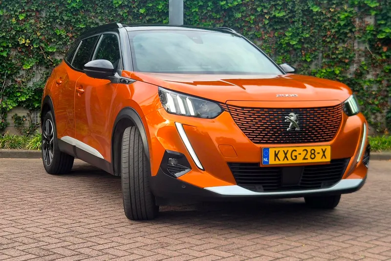 Peugeot e-2008 (2021)