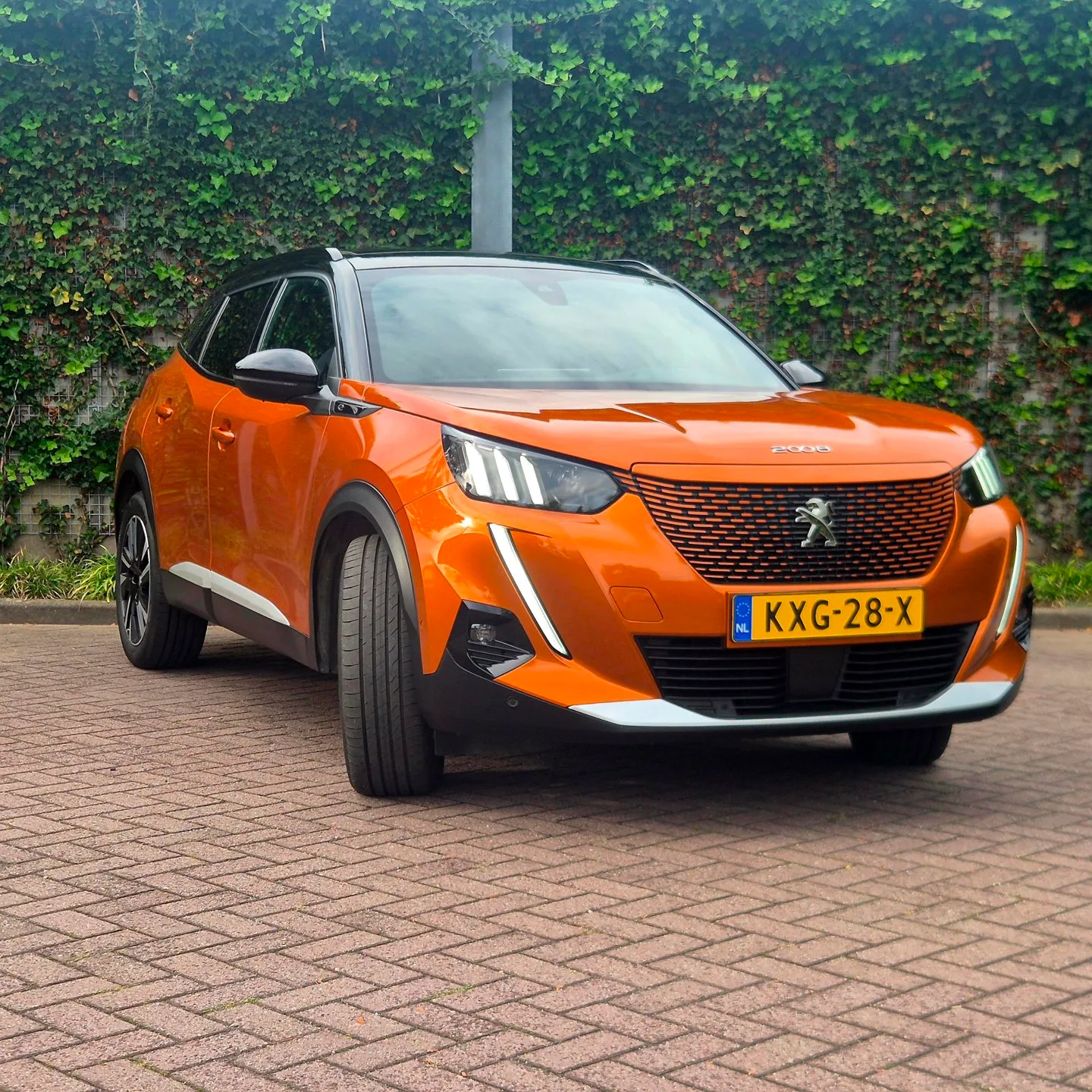 Peugeot e-2008 (2021) — foto 1