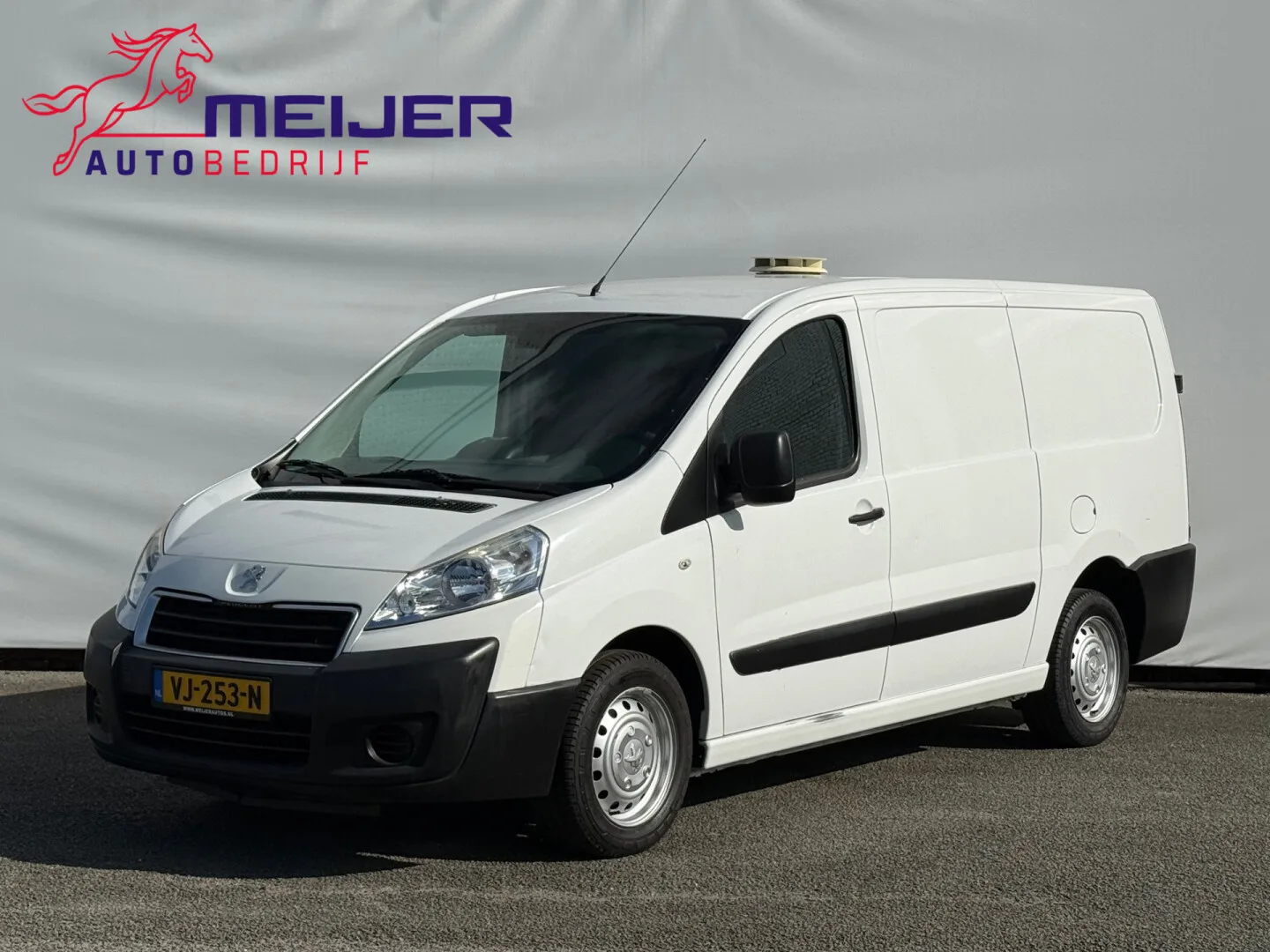 Peugeot Expert (2014) — foto 1