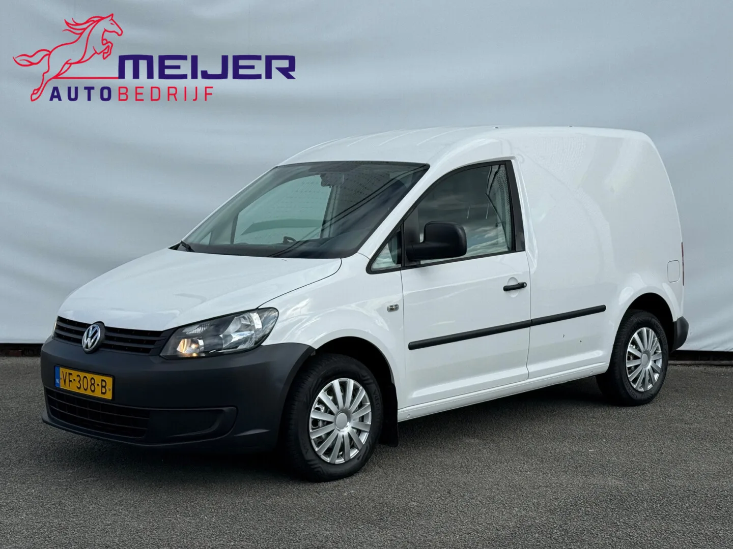Volkswagen Caddy (2013) — foto 1