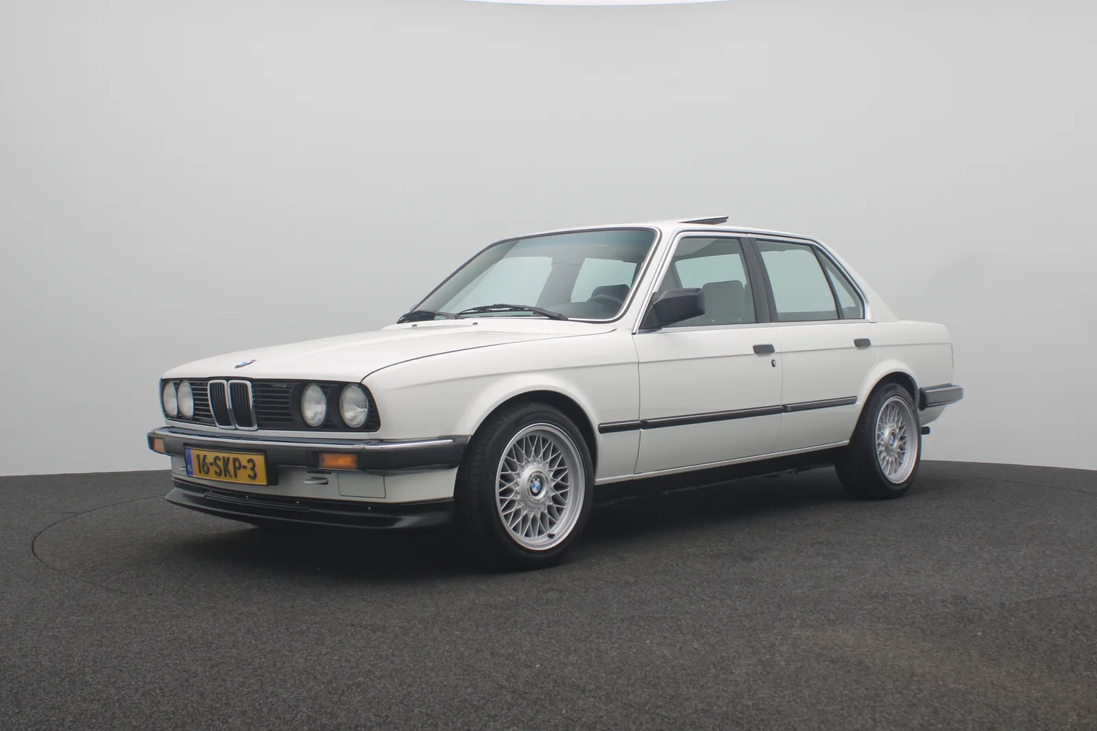 BMW 3-Serie (1986) — foto 1