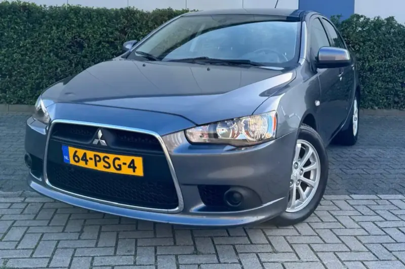 Mitsubishi Lancer (2011)