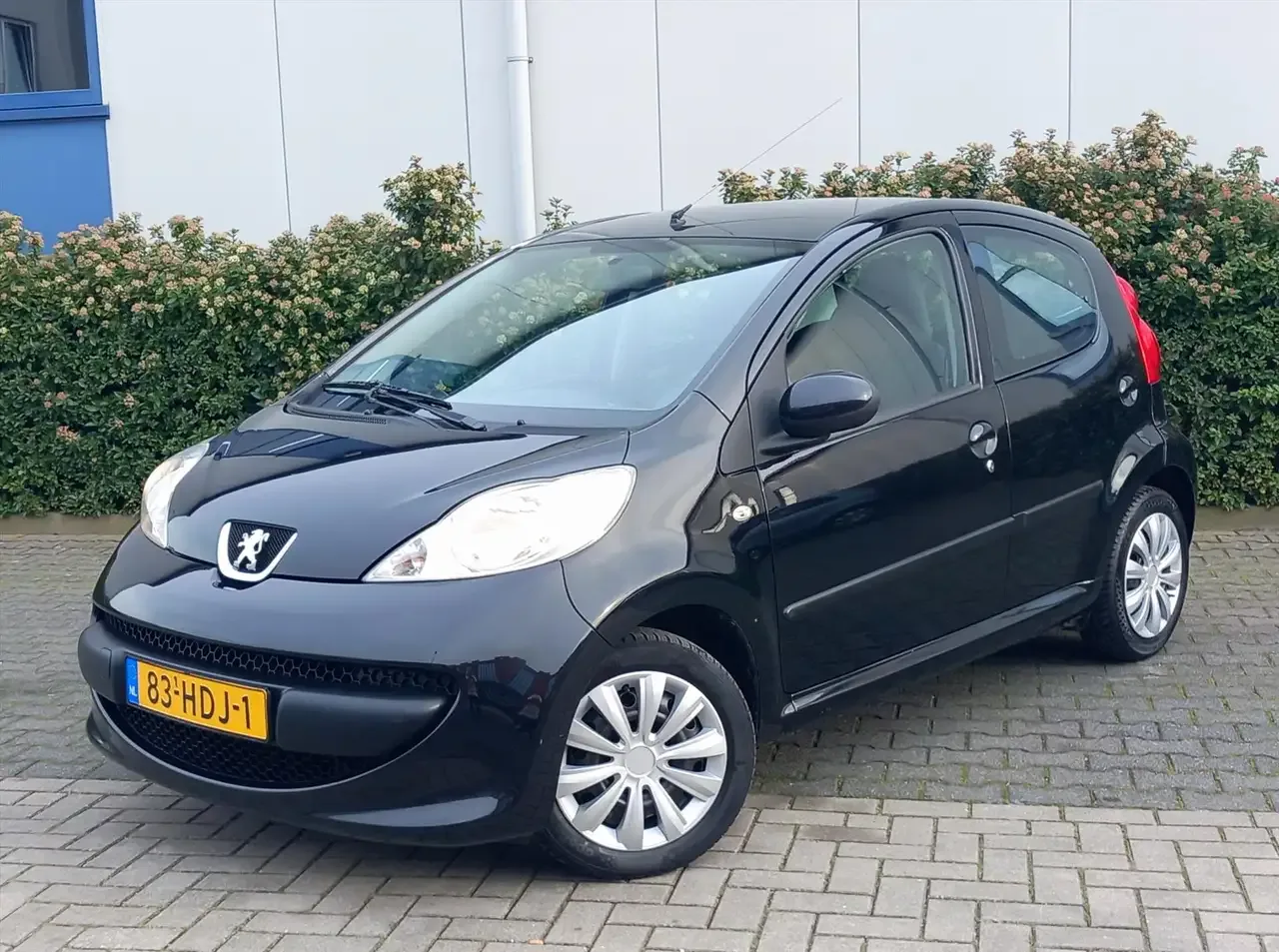Peugeot 107 (2008) — foto 1
