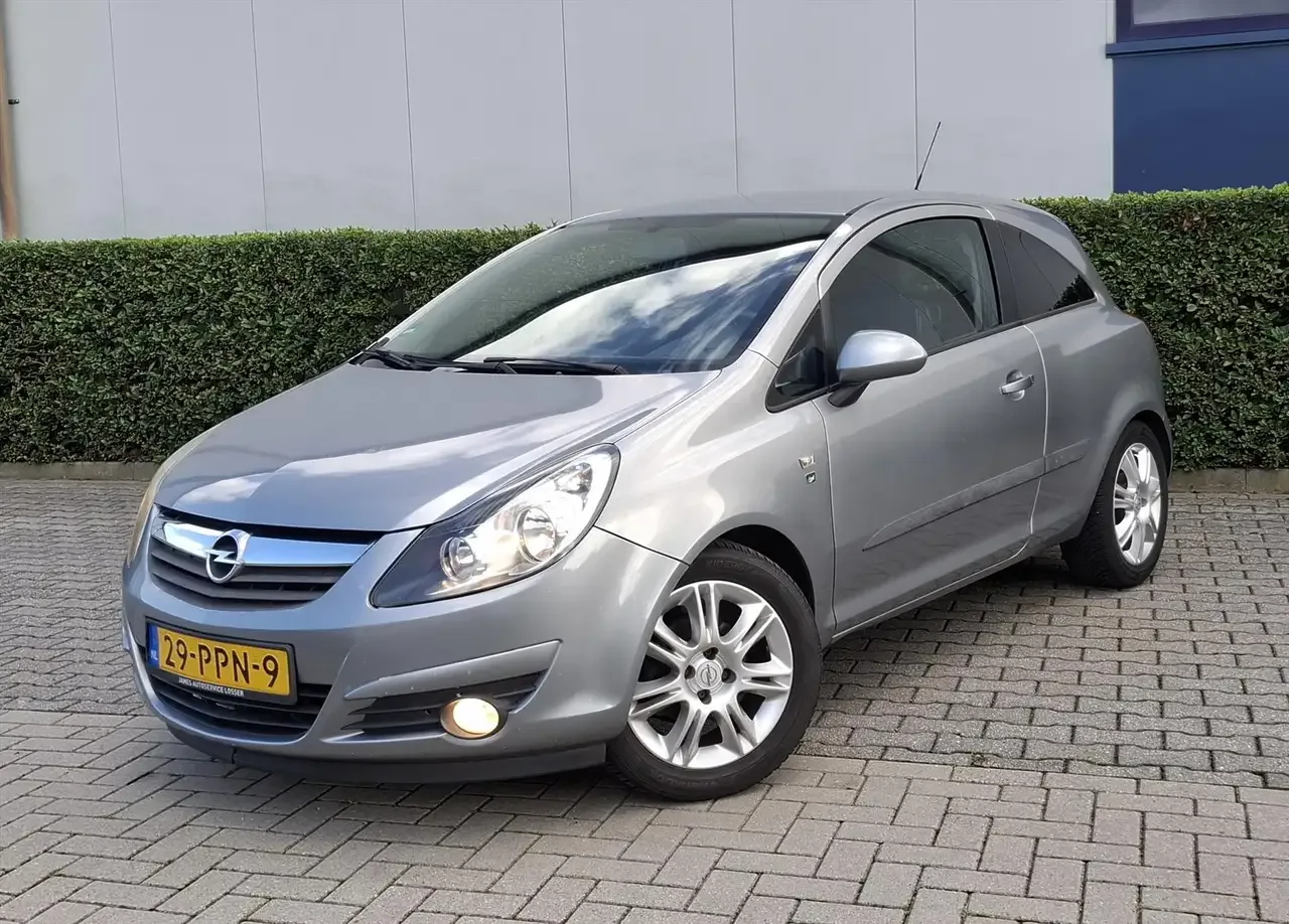 Opel Corsa (2011) — foto 1