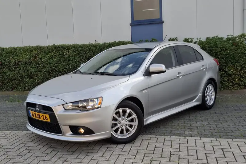 Mitsubishi Lancer (2014)