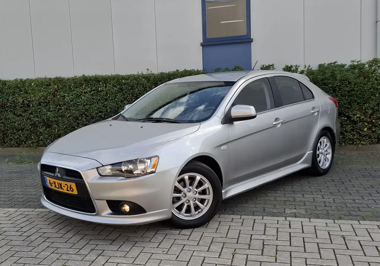 Mitsubishi Lancer (2014) — foto 1