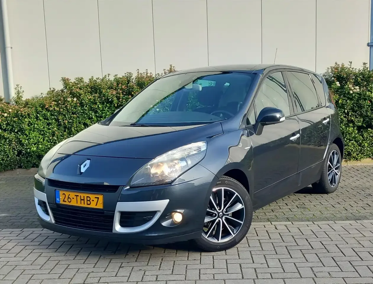 Renault Scénic (2012) — foto 1