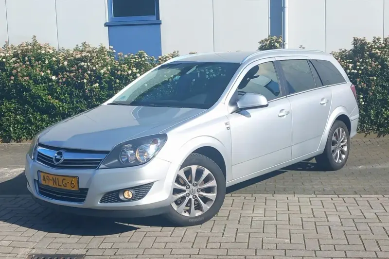 Opel Astra (2010)