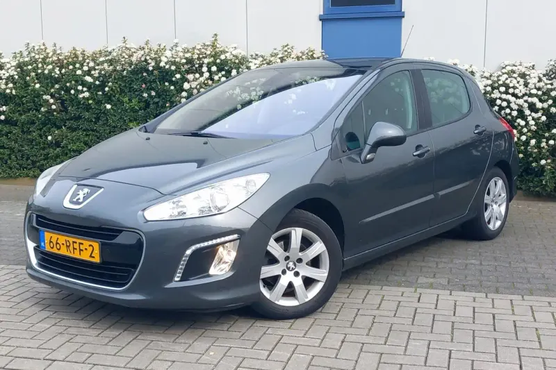 Peugeot 308 (2011)
