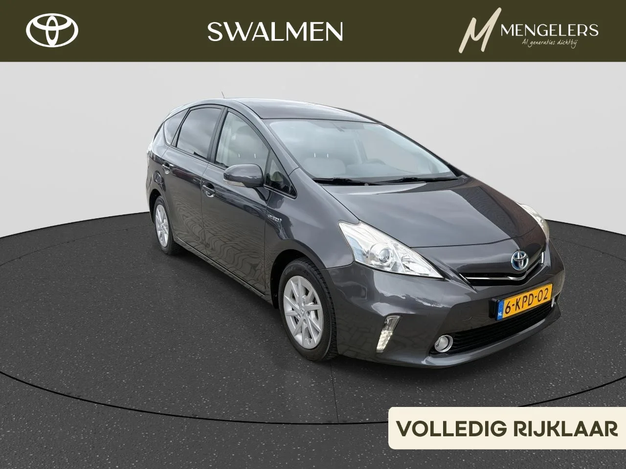 Toyota Prius Wagon (2013) — foto 1
