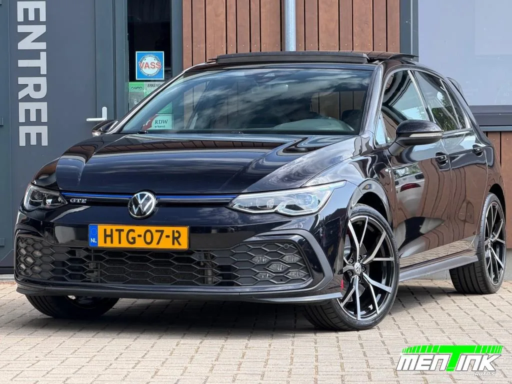 Volkswagen Golf (2021) — foto 1