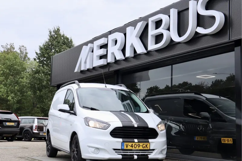 Ford Transit Courier (2017)