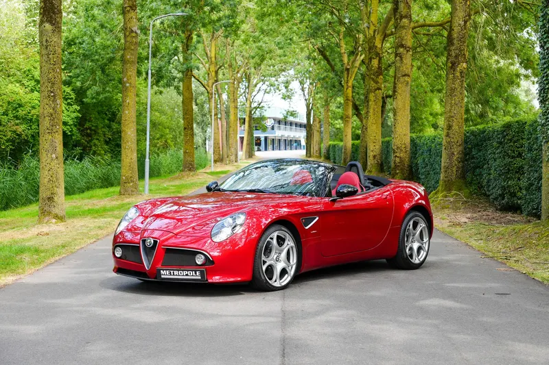 Alfa Romeo 8C (2010)