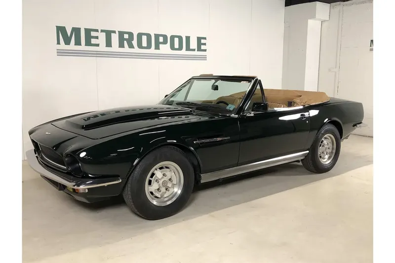 Aston Martin V8 Volante (1982)
