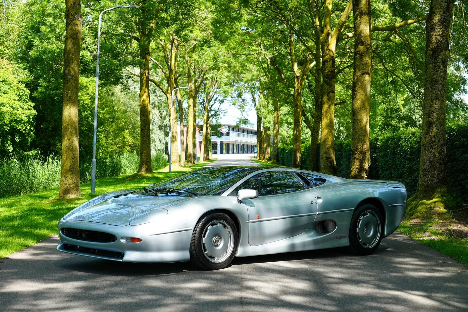 Jaguar XJ220 (1993) — foto 1
