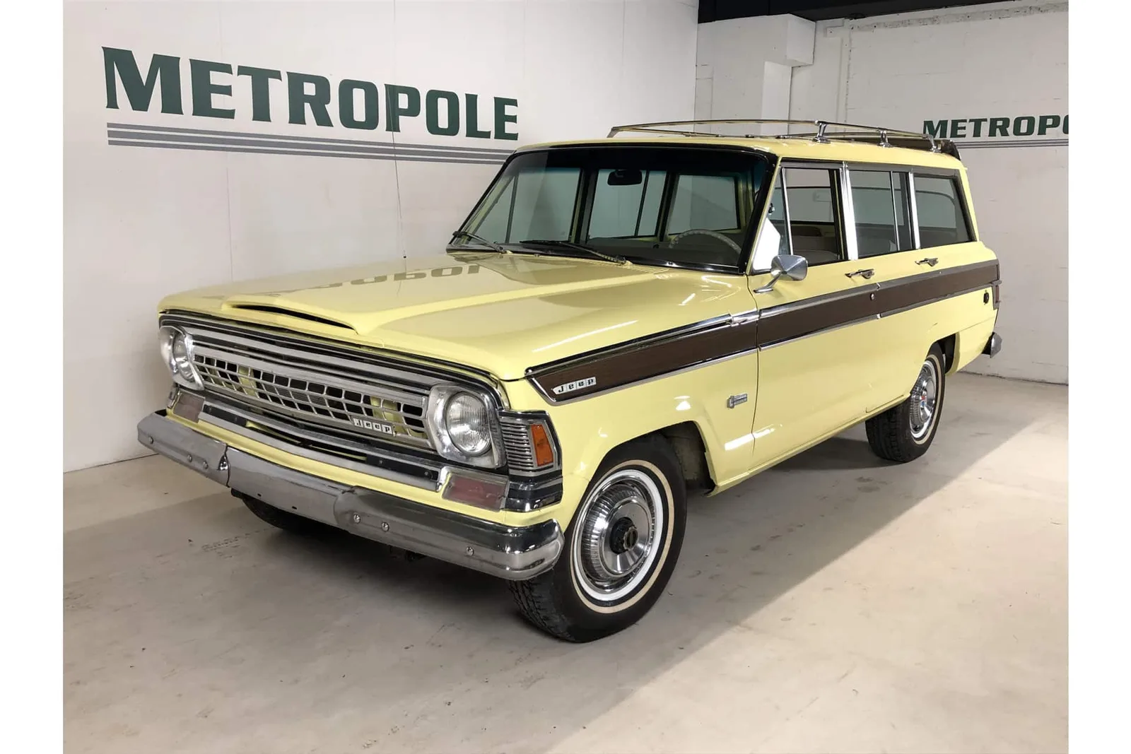 Jeep Wagoneer (1973) — foto 1