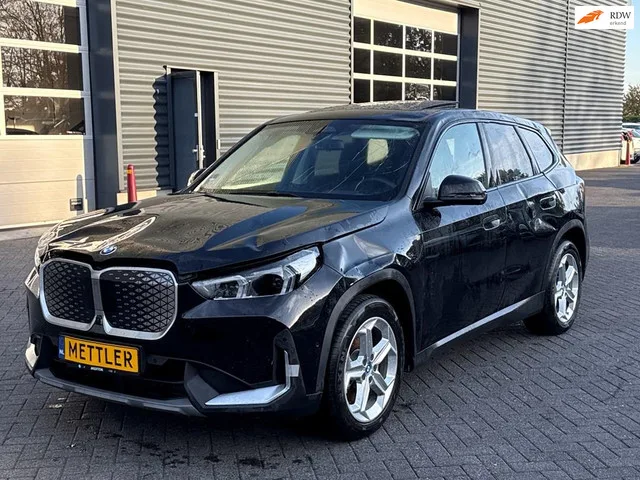 BMW iX1 (2025) — foto 1