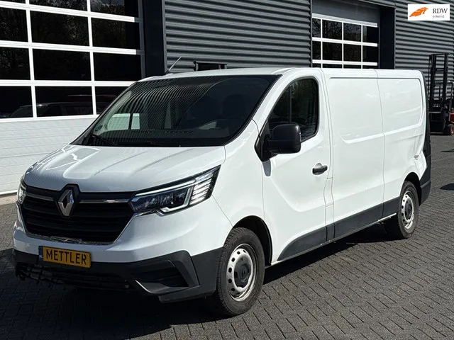 Renault Trafic (2023) — foto 1