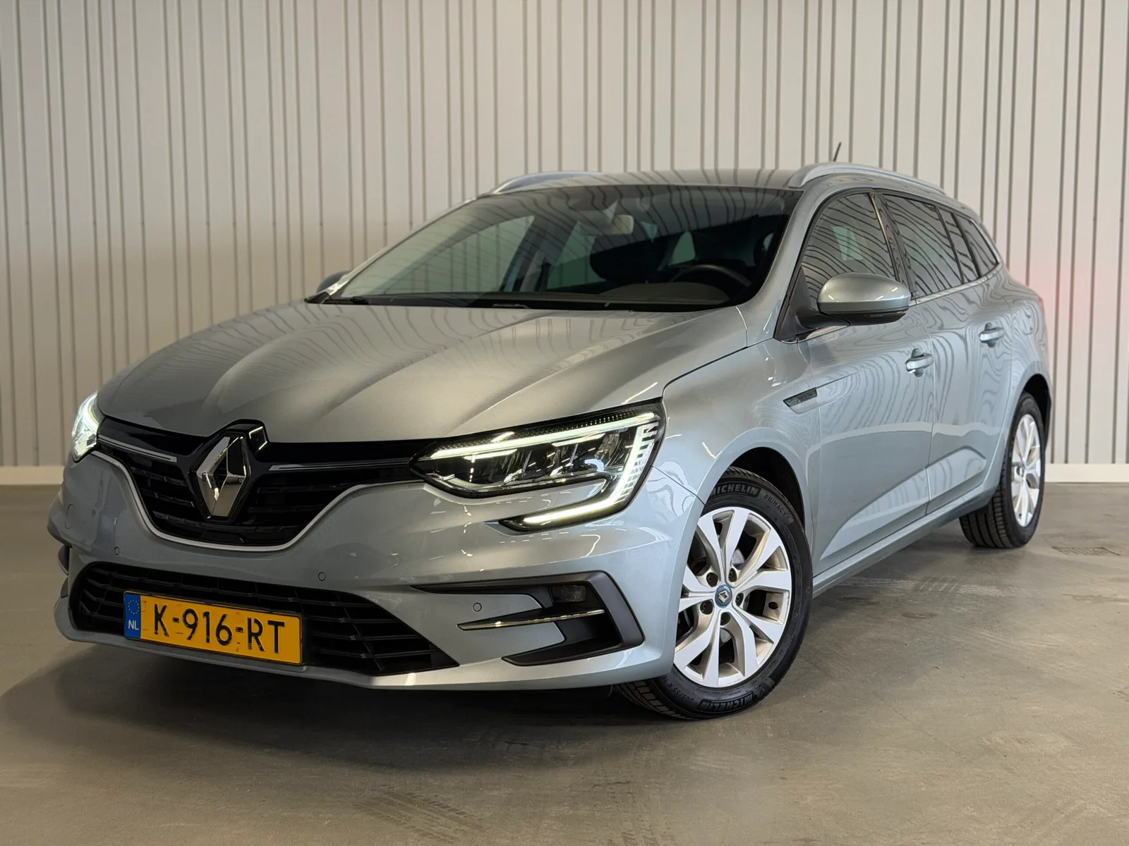 Renault Mégane (2021) — foto 1