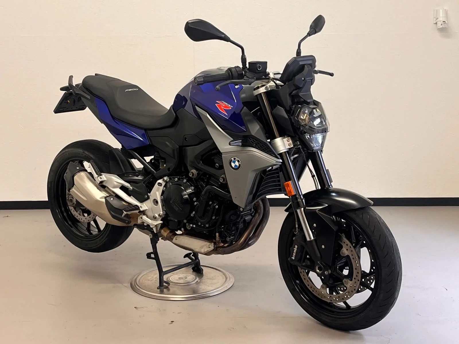 BMW F 900 R (2020) — foto 1