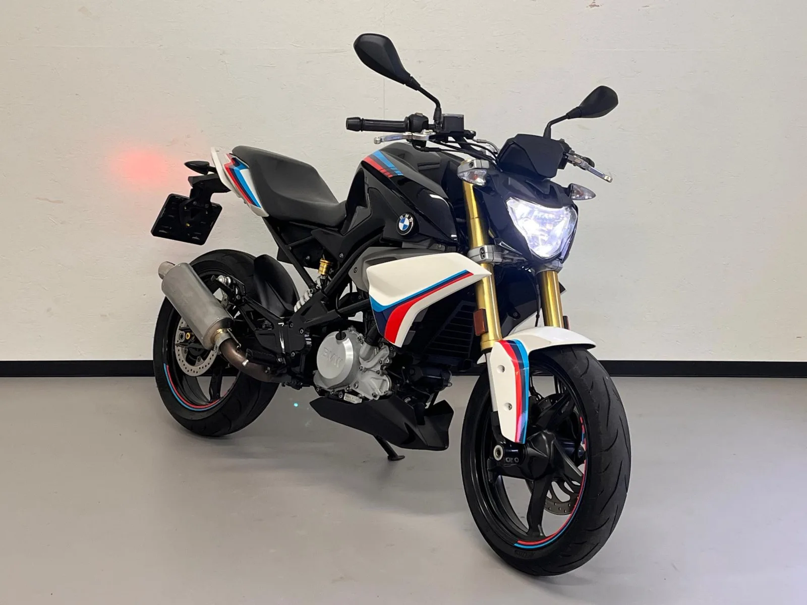 BMW G 310 R (2017) — foto 1