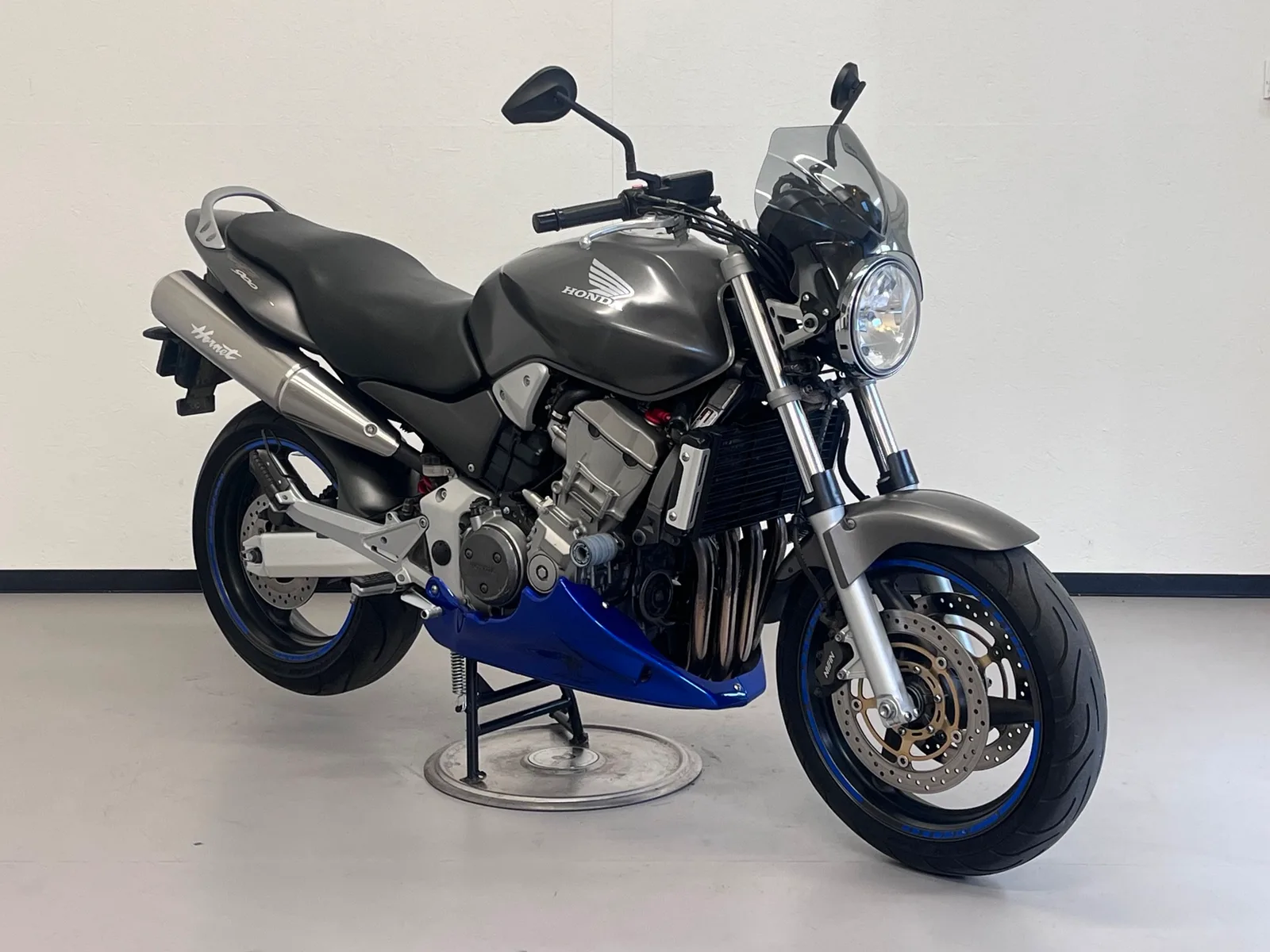 Honda CB 900 F (2003) — foto 1