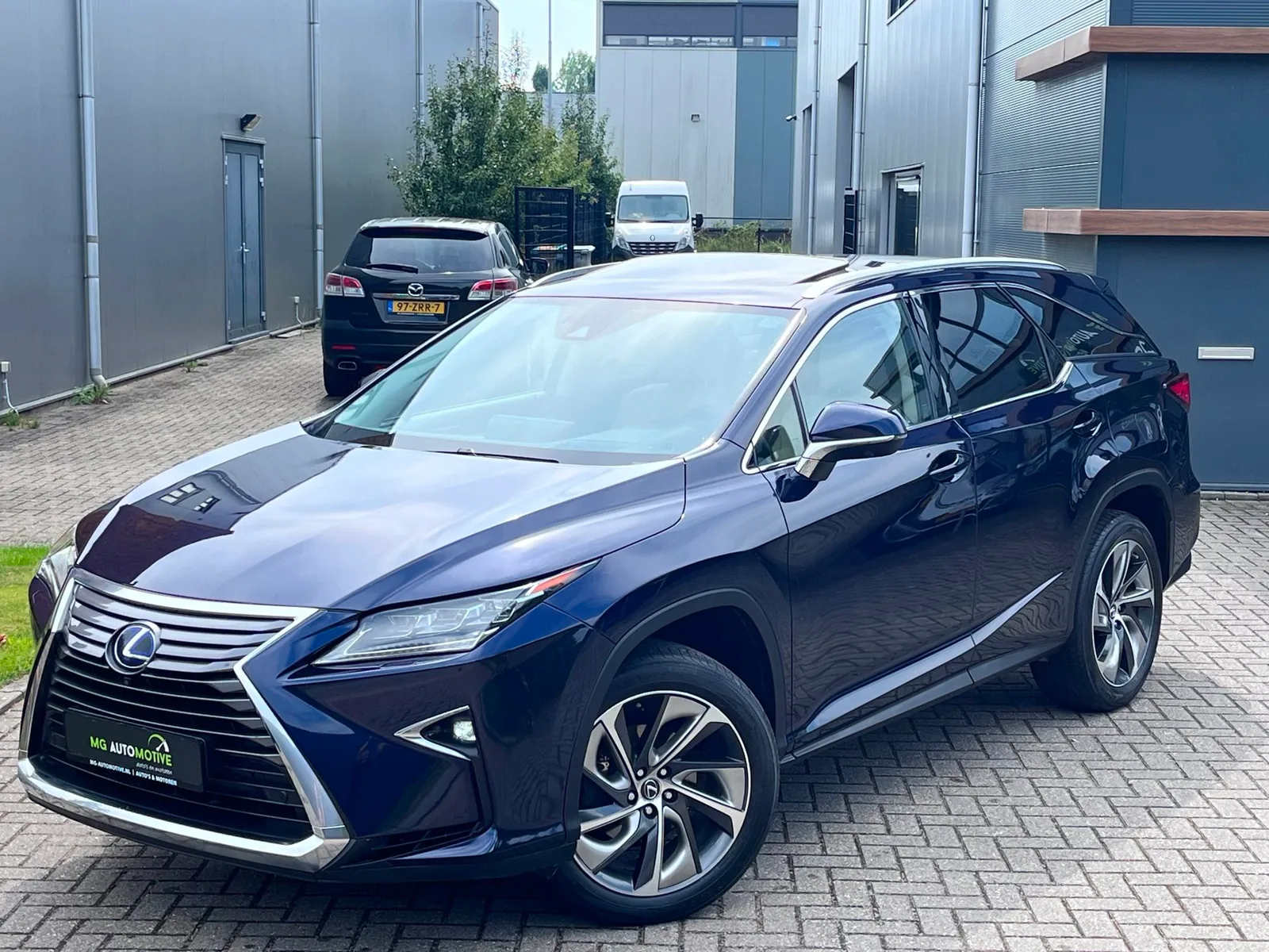 Lexus RX (2019) — foto 1