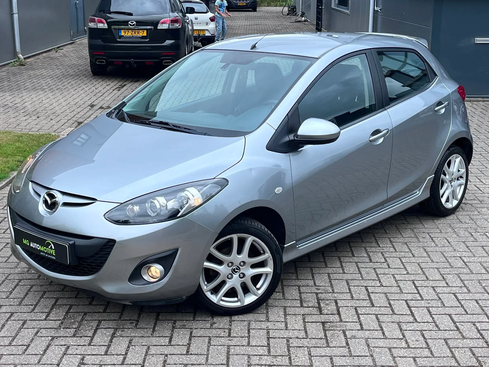 Mazda 2 (2013) — foto 1