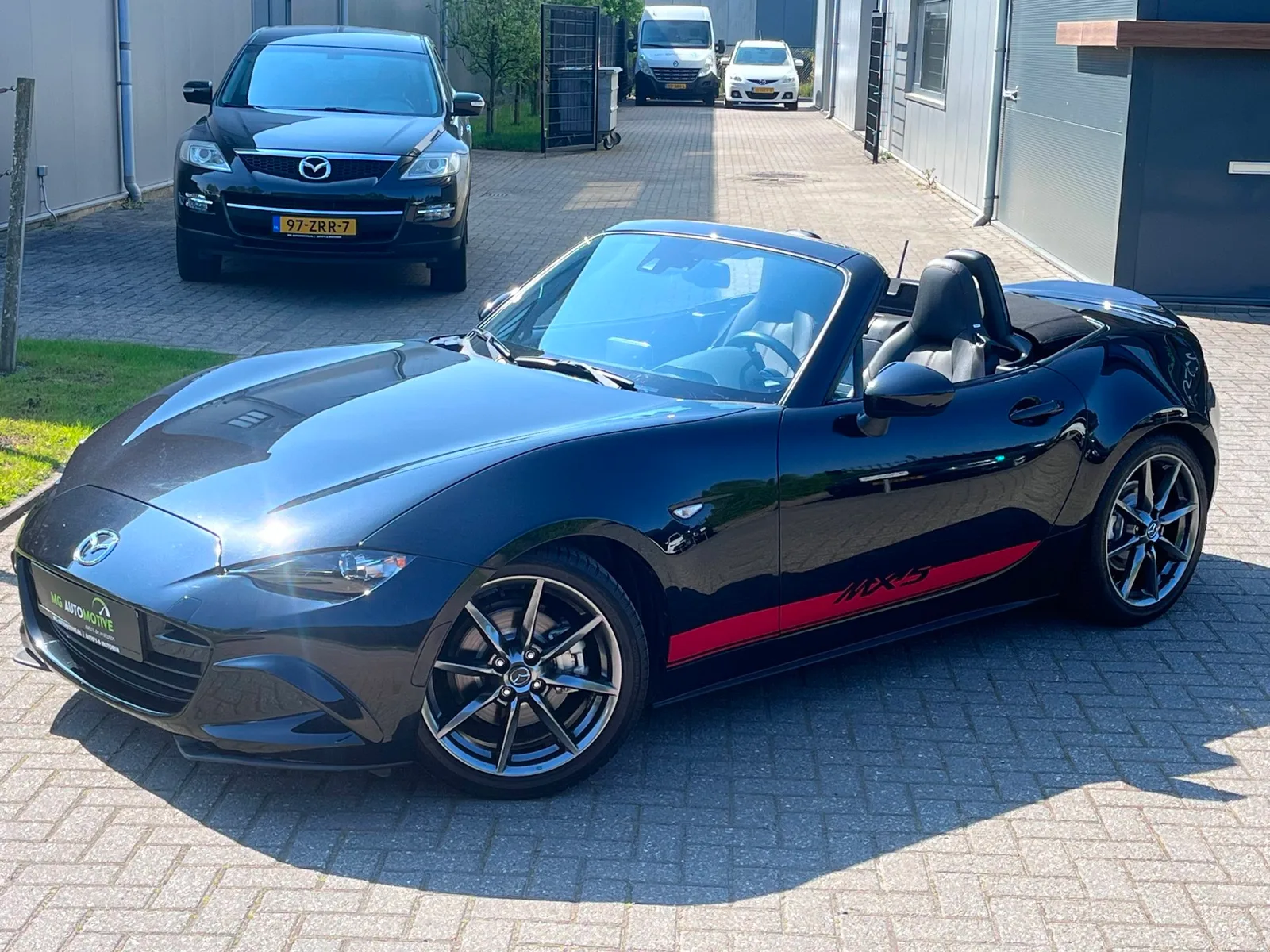 Mazda MX-5 (2018) — foto 1