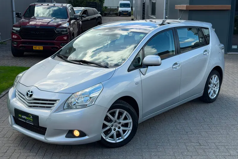 Toyota Verso (2011)