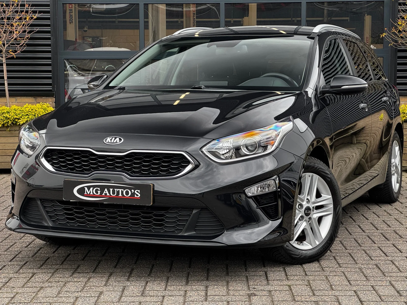 Kia Ceed Sportswagon (2019) — foto 1