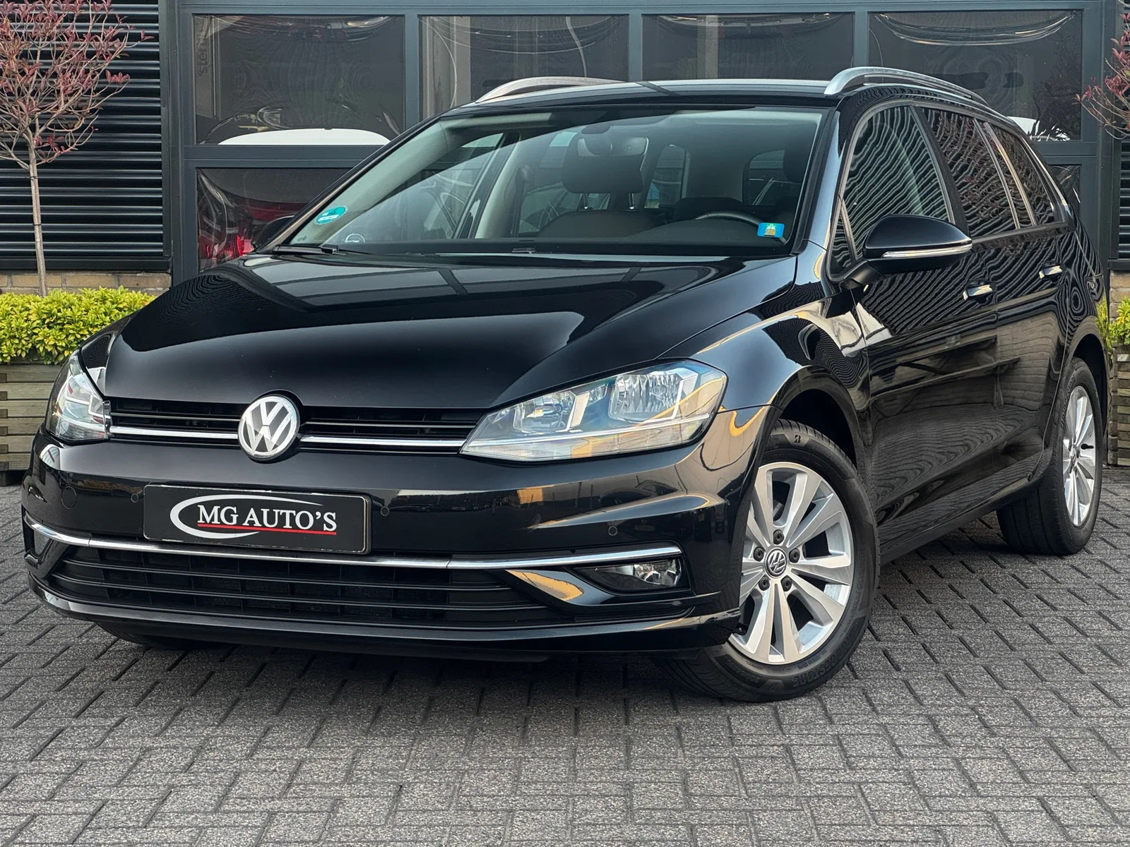 Volkswagen Golf (2019) — foto 1