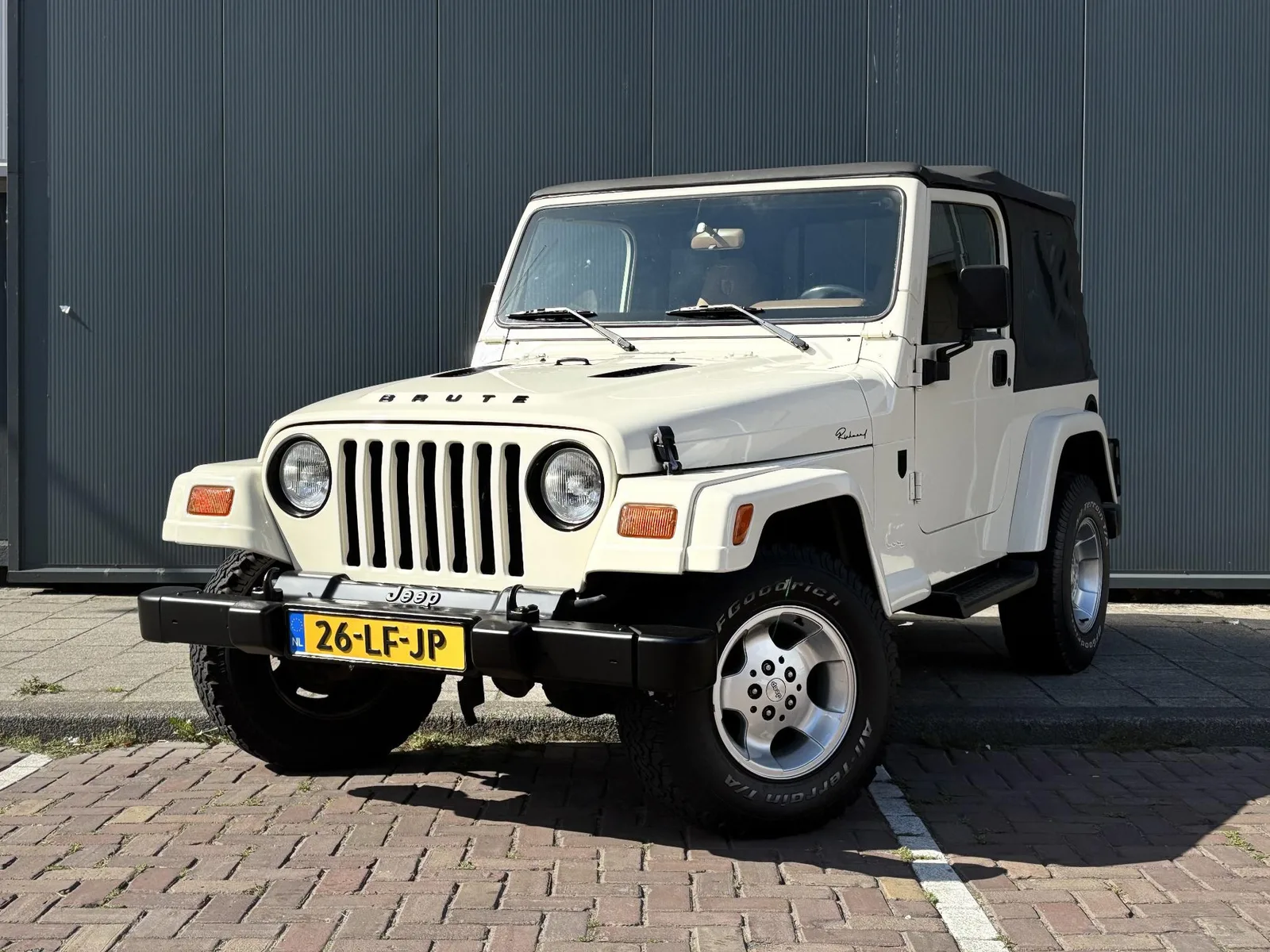 Jeep Wrangler (1999) — foto 1