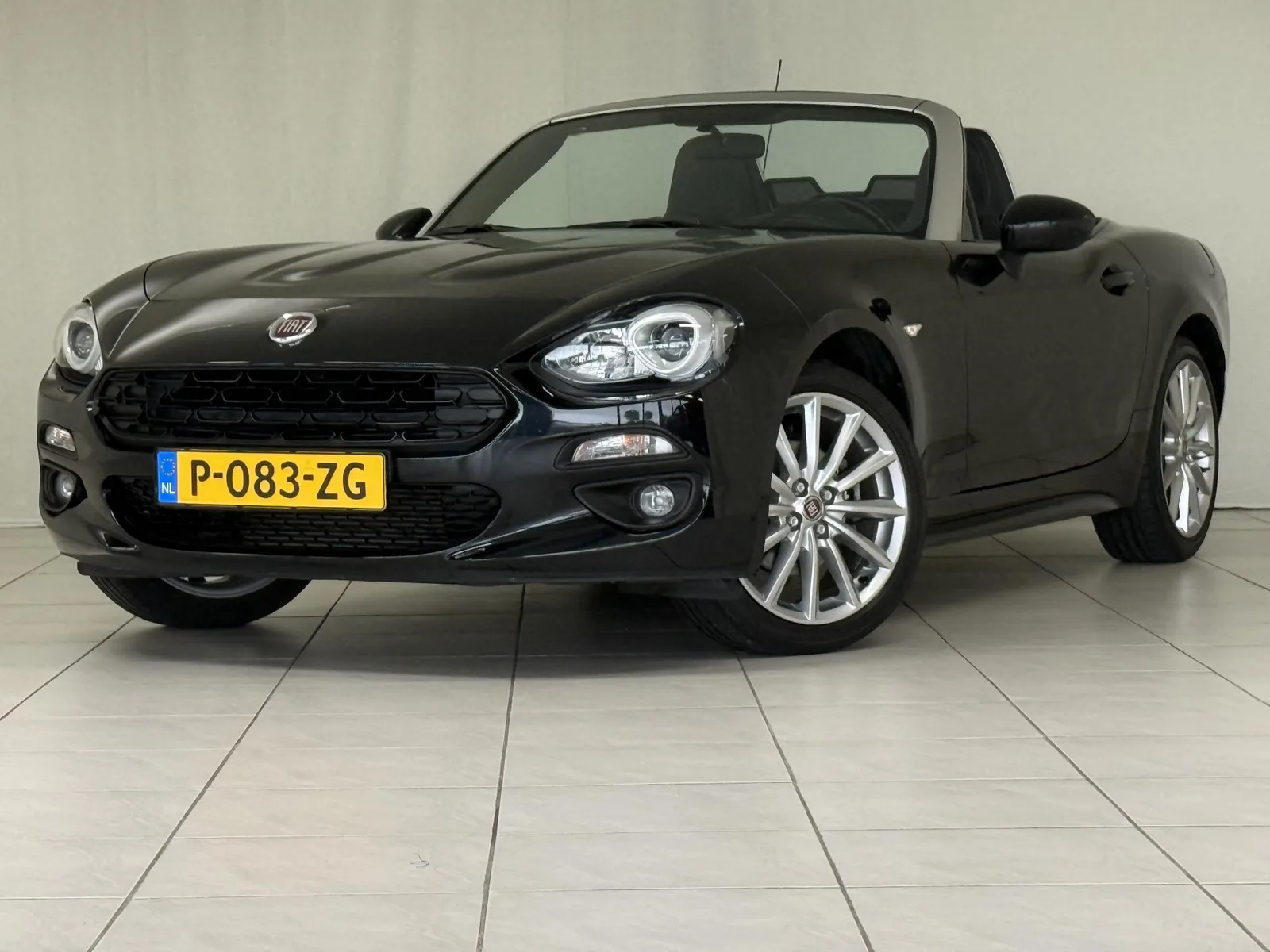 Fiat 124 Spider (2017) — foto 1