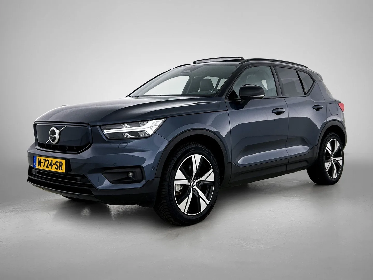 Volvo XC40 (2021) — foto 1
