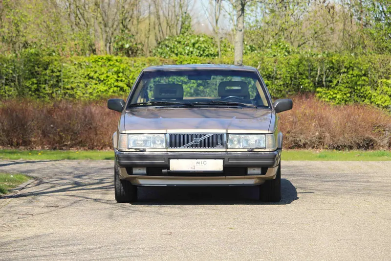 Volvo 780 (1991)