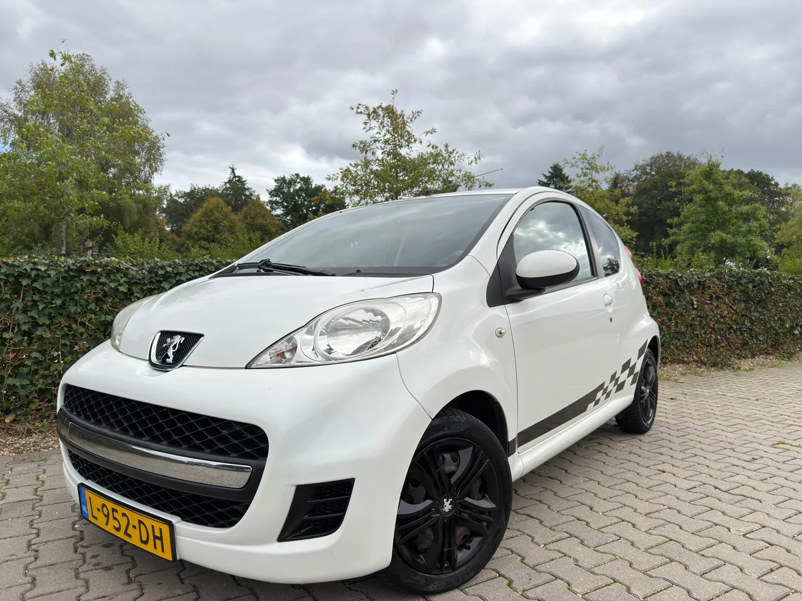 Peugeot 107 (2010) — foto 1