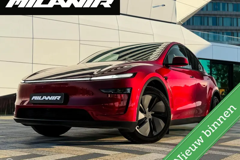 Tesla Model Y (2025)