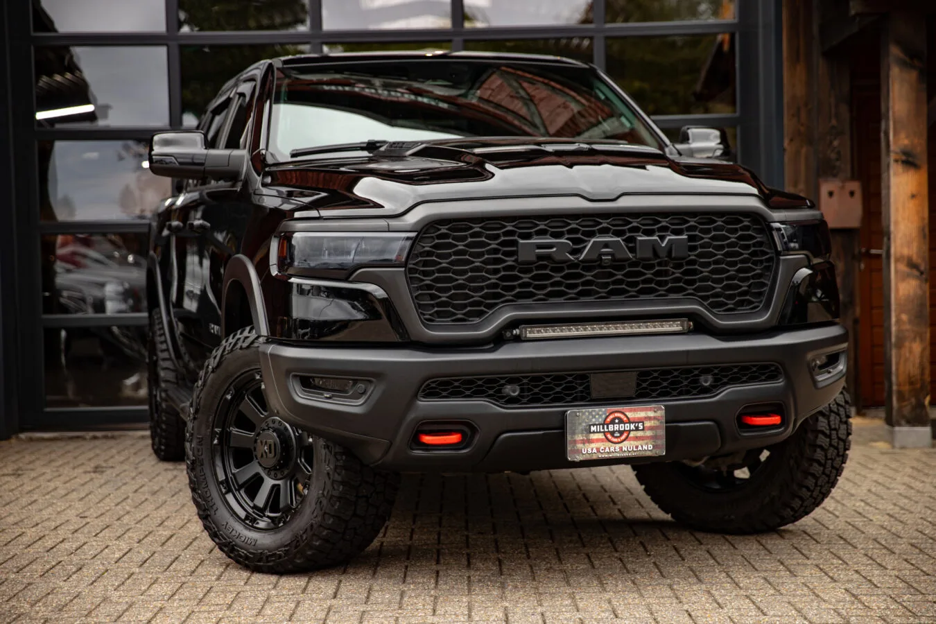 Dodge RAM (2024) — foto 1