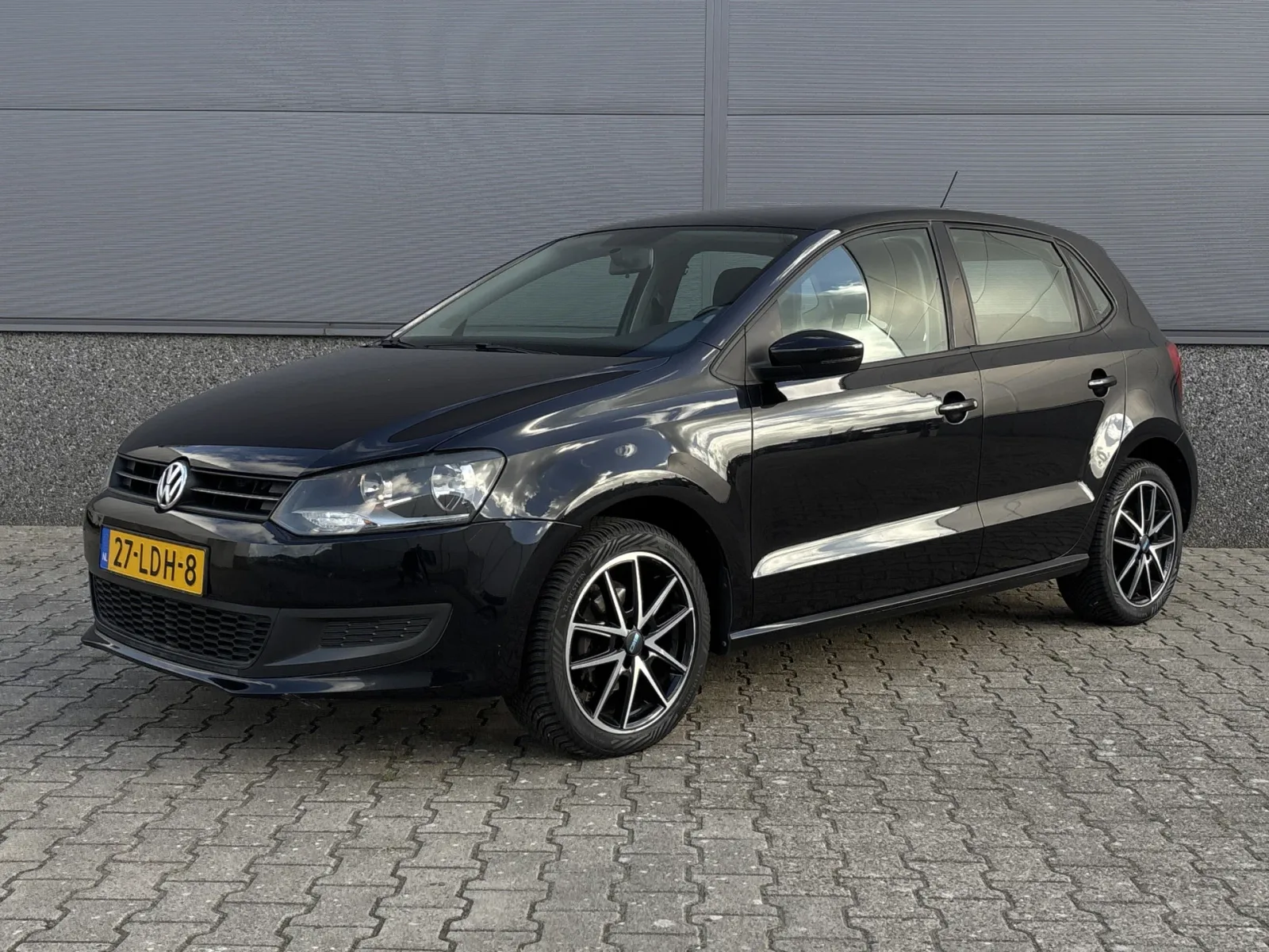 Volkswagen Polo (2010) — foto 1