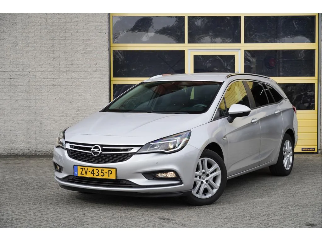 Opel Astra (2019) — foto 1