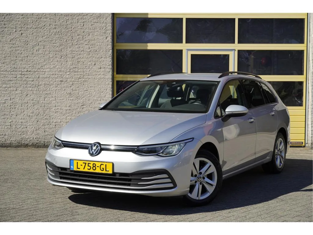 Volkswagen Golf (2021) — foto 1