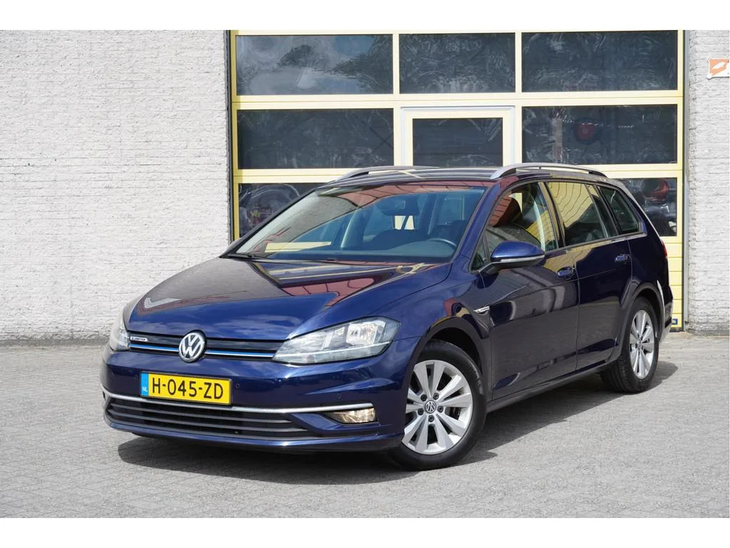 Volkswagen Golf (2020) — foto 1
