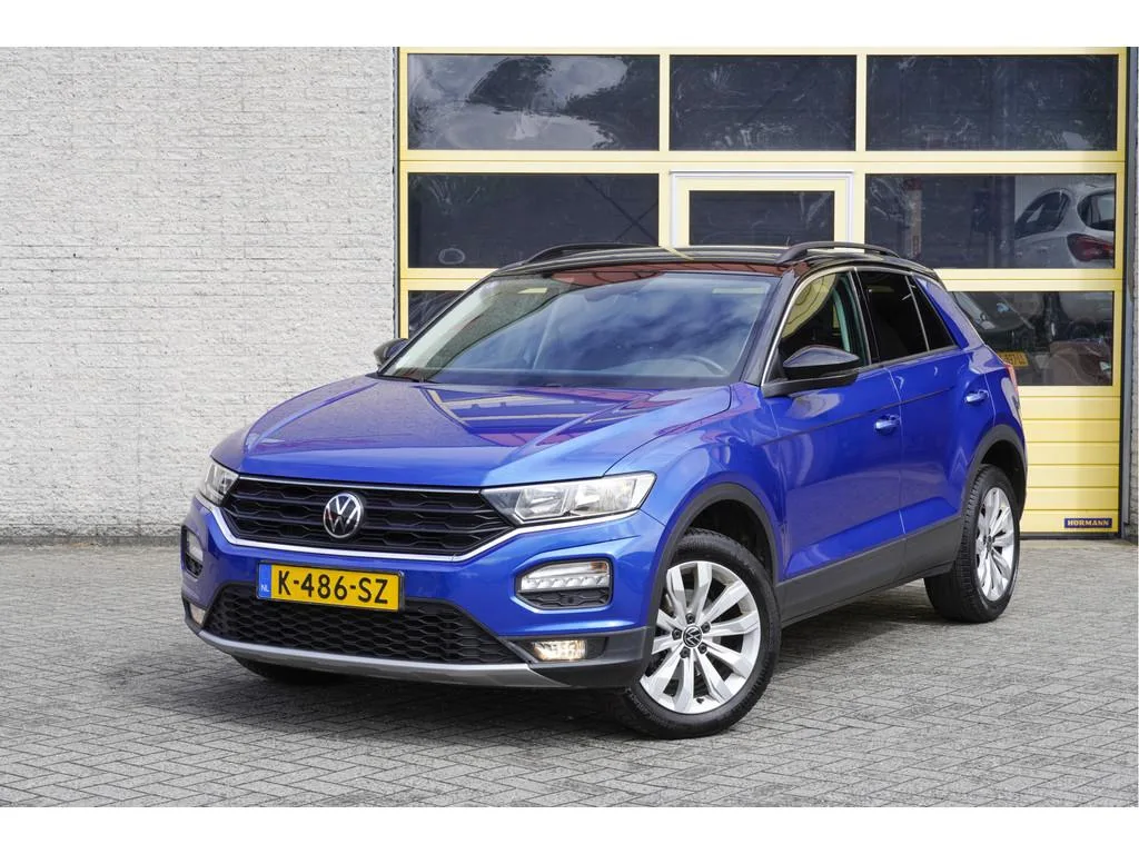 Volkswagen T-Roc (2021) — foto 1