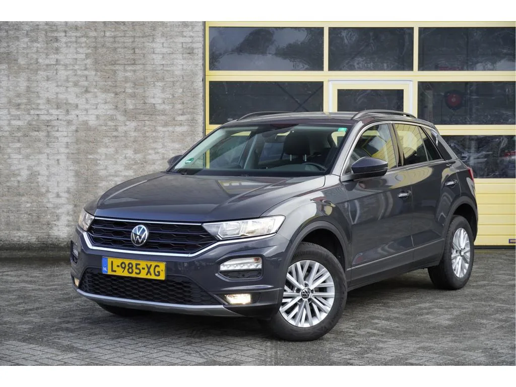 Volkswagen T-Roc (2021) — foto 1