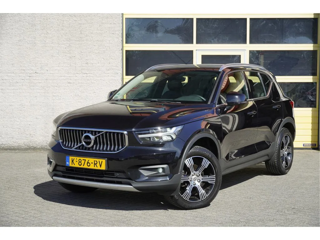 Volvo XC40 (2021) — foto 1