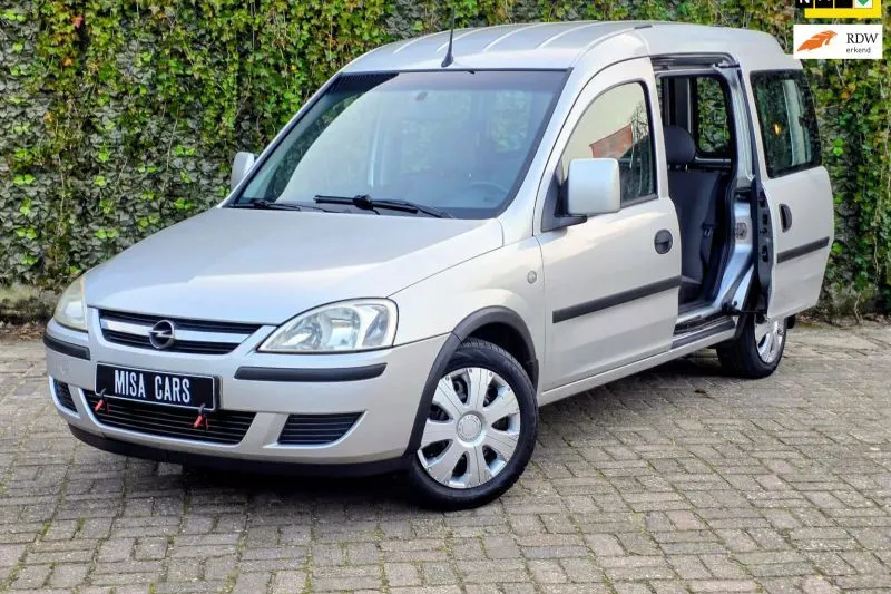 Opel Combo Tour (2009)