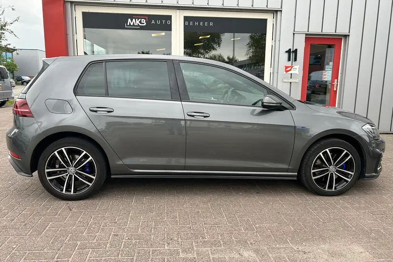 Volkswagen Golf (2020)