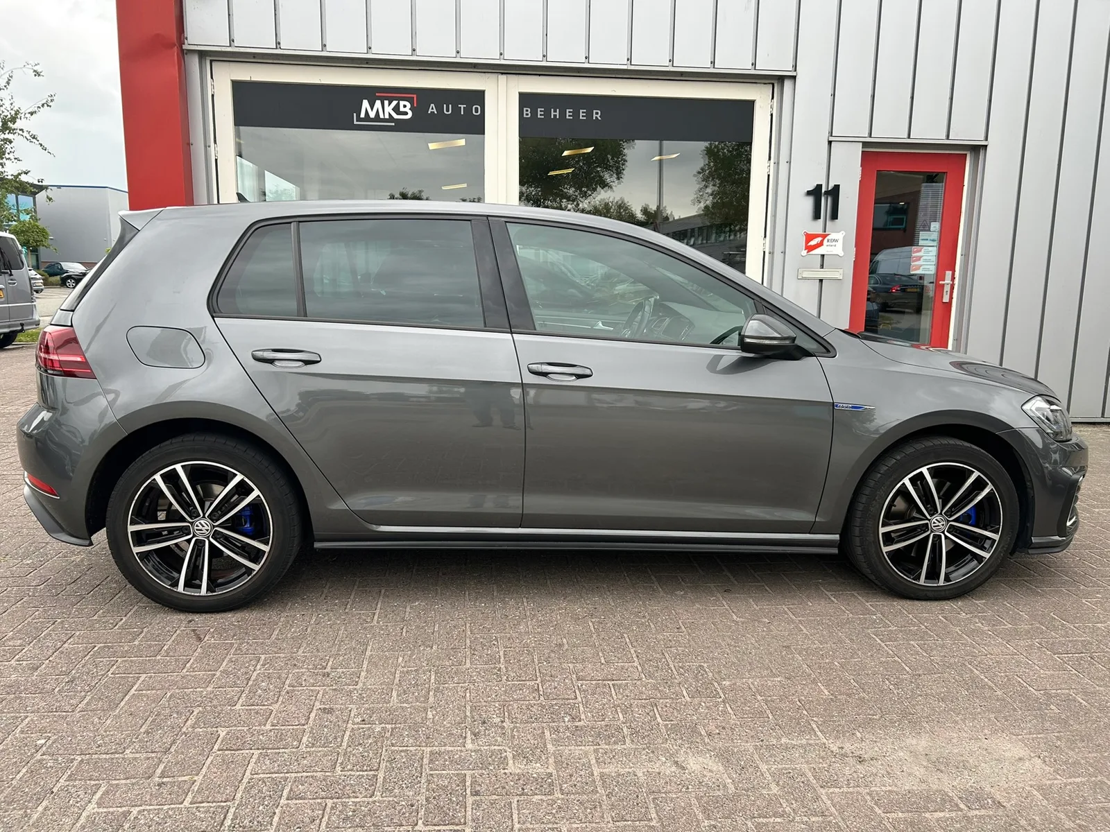 Volkswagen Golf (2020) — foto 1