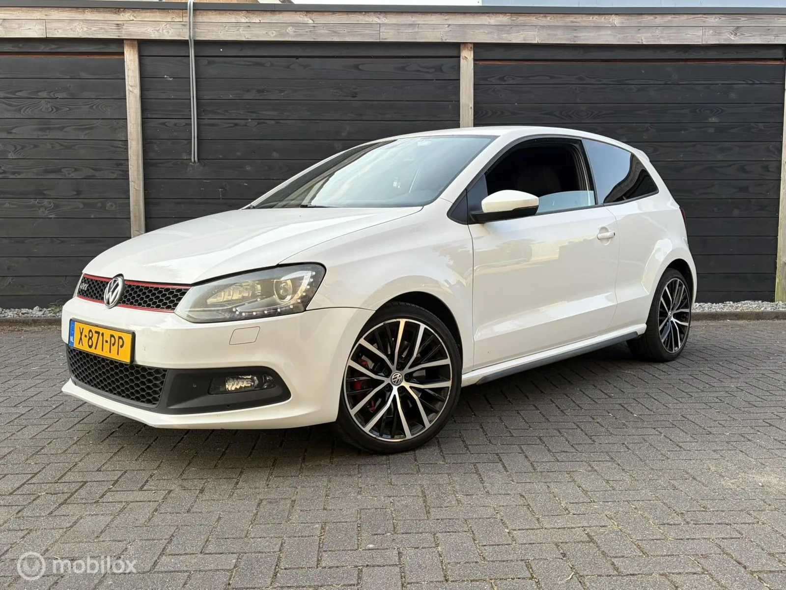 Volkswagen Polo (2013) — foto 1